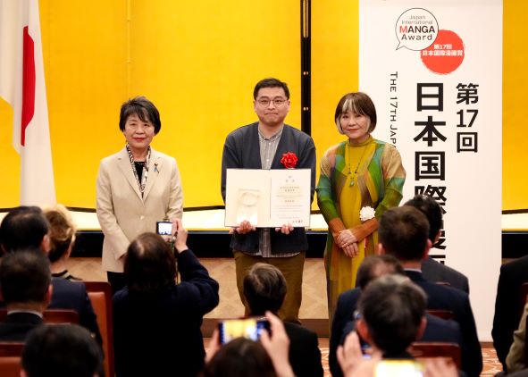 台灣得獎者出席外務省主辦之第17屆日本國際漫畫獎頒獎典禮