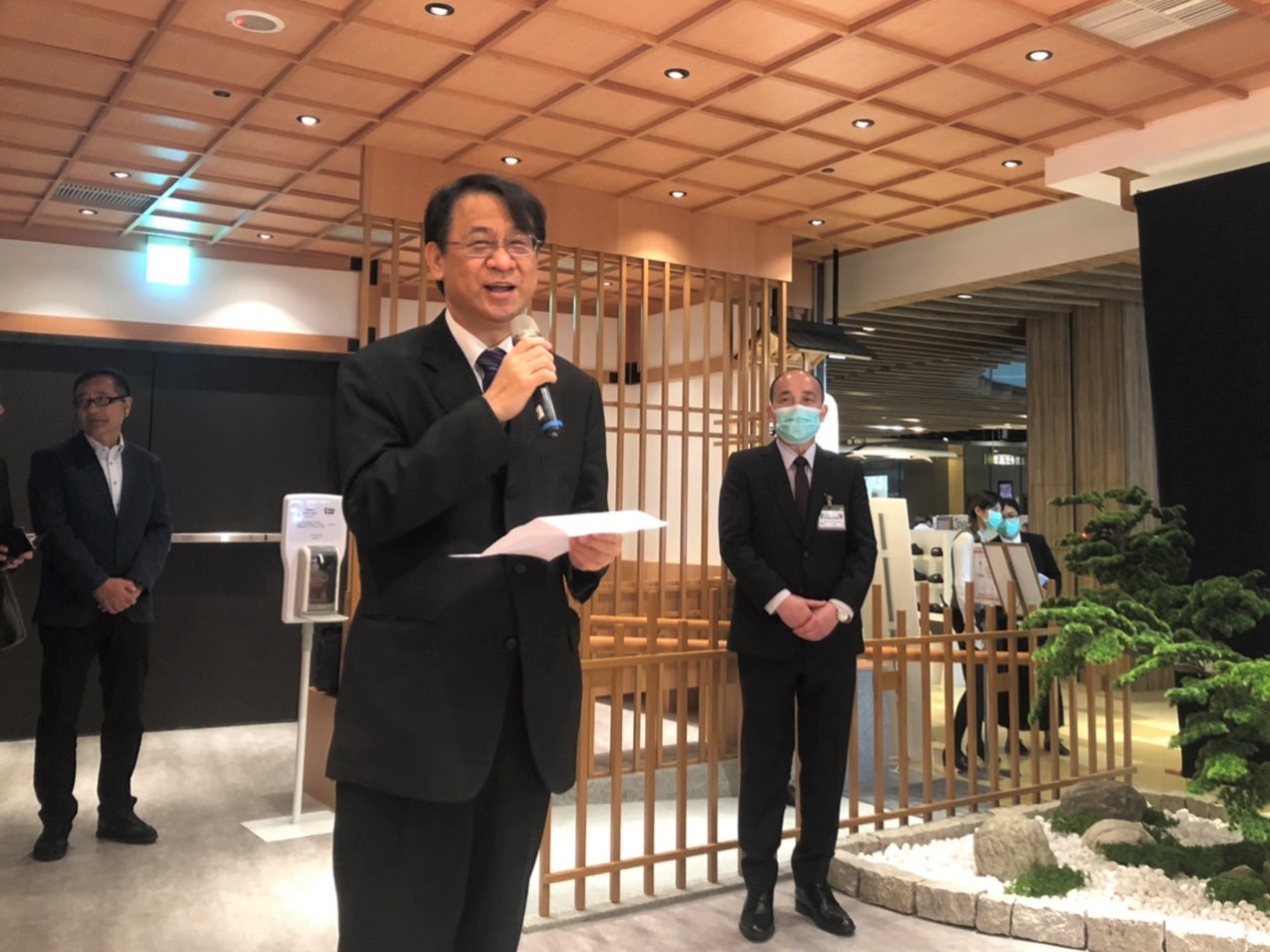 泉裕泰代表出席「台灣合點壽司３號店開幕儀式」