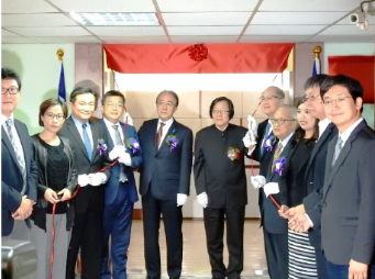 台湾日本関係協会新名称除幕式に出席
