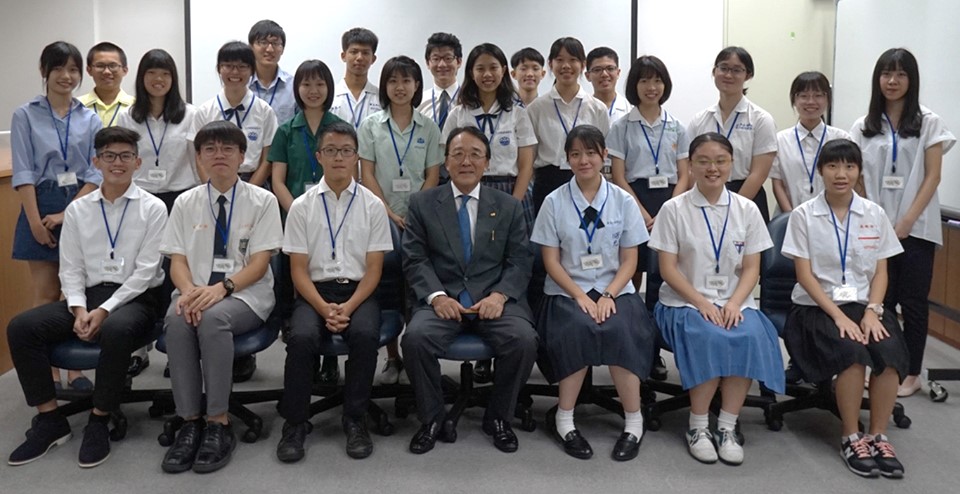 沼田代表與第3屆台灣高中生赴日留學的23名學生會面懇談