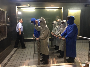在防災館體驗暴風雨